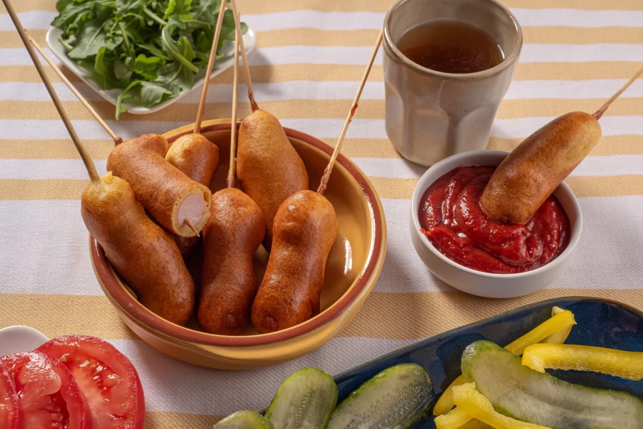 amerykanskie corn dogi bezglutenowe